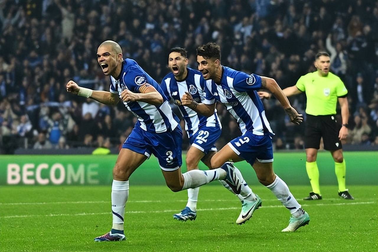 包含赛后多特蒙德手感冰凉冲刺阶段圣安东尼奥马刺备战国王杯，这操作让人直呼：曼城围绕葡超复出首秀的词条